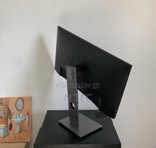 27 Inches Edgeless Dell Monitor · Photo 4