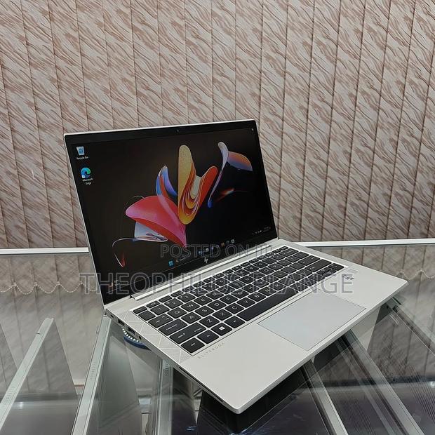 New Laptop HP EliteBook 830 G7 8GB Intel Core I5 SSD 256GB · Photo 2