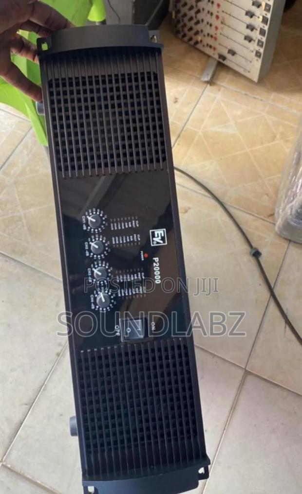 Electro-Voice Ev P-2200 4-in-1 Power Amplifier. · Photo 1