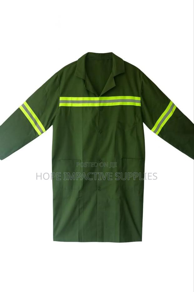 Green Overcoat With Reflectors. (Cotton) · Photo 1