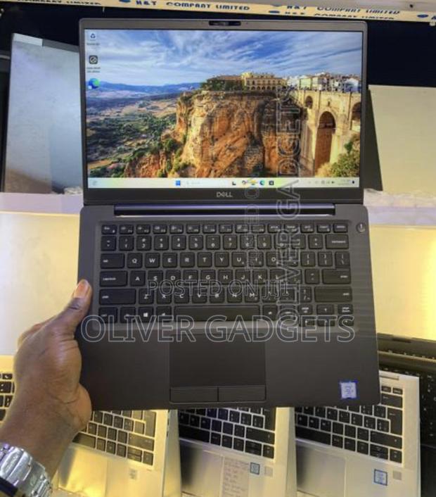 Laptop Dell Latitude 7400 16GB Intel Core i5 SSD 256GB · Photo 1