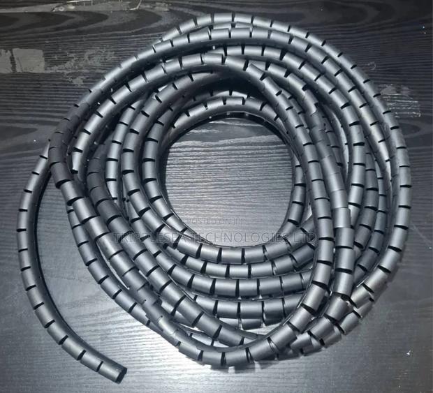Plastic Cable Management 10m · Photo 1