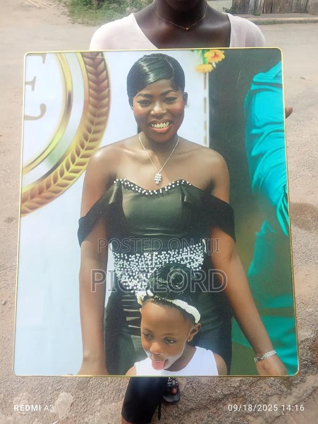 Blinks Laminated Picture Frame · Photo 3