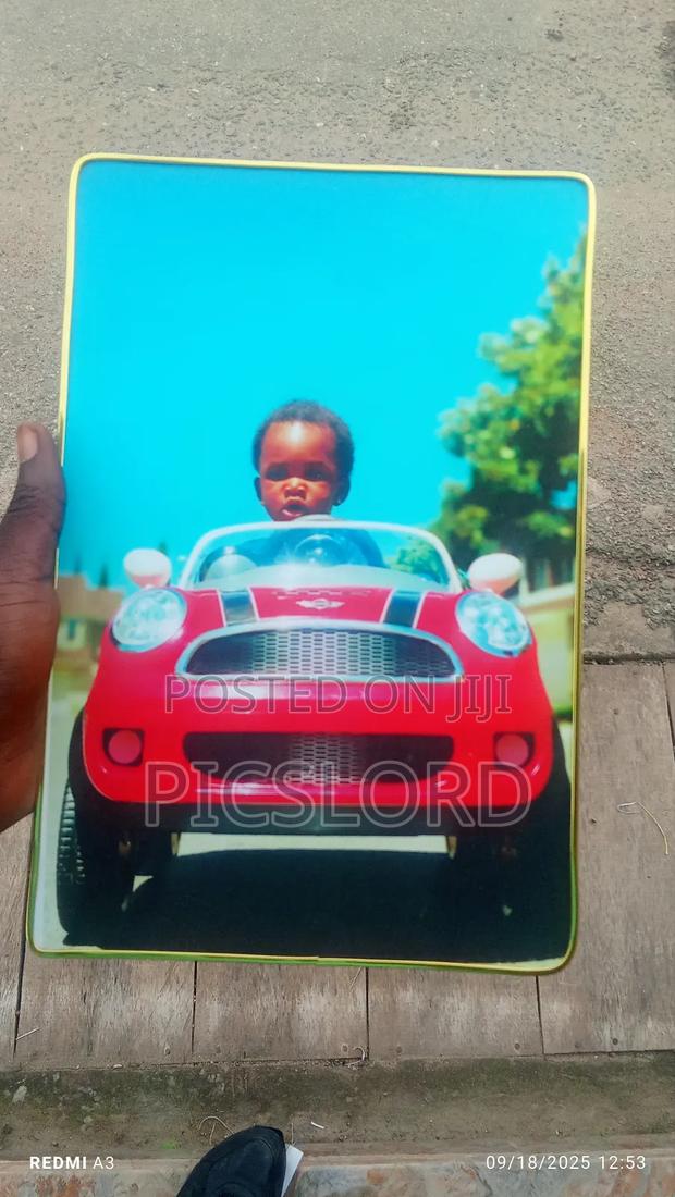 Blinks Laminated Picture Frame · Photo 5