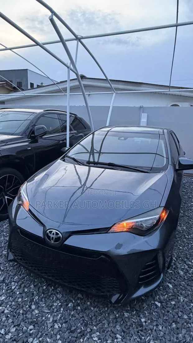 Toyota Corolla LE Eco (1.8L 4cyl 2A) 2019 Black · Photo 1