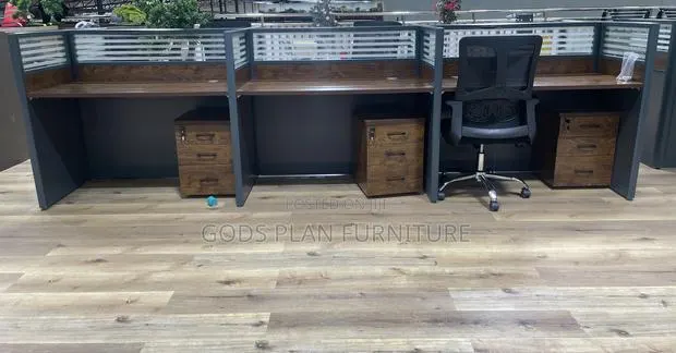 6 Seater Workstation · Photo 1