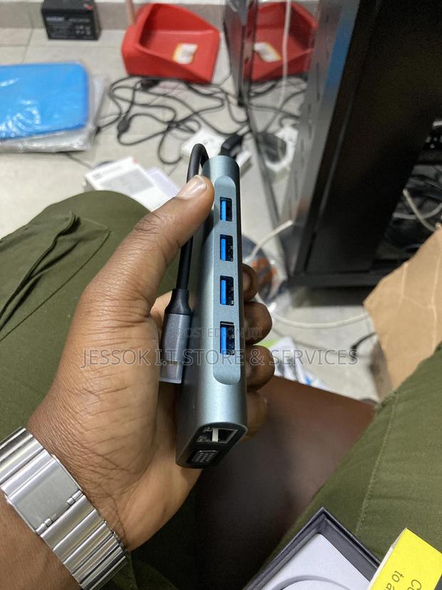 Type C Adapter 11 in 1 Hub · Photo 3