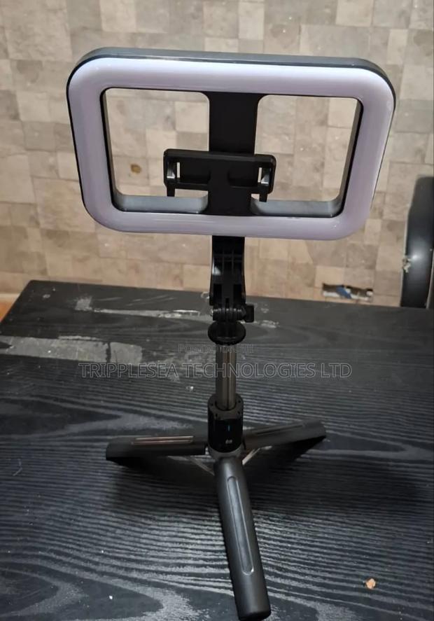 P99x 9 Speed Light, 3 Color Temperature Phone Stand · Photo 1