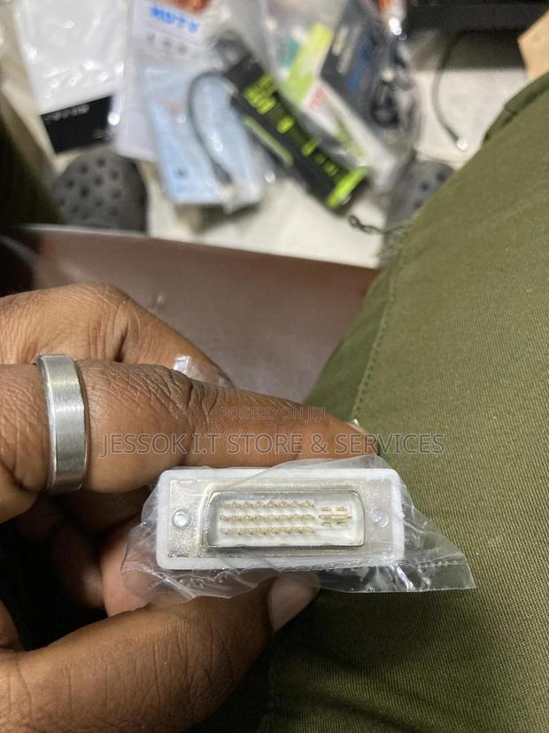 Dvi to Vga Converter · Photo 1