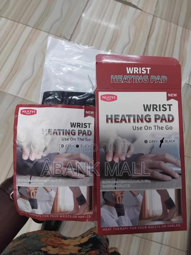 Wrist Heating Pads · Photo 3