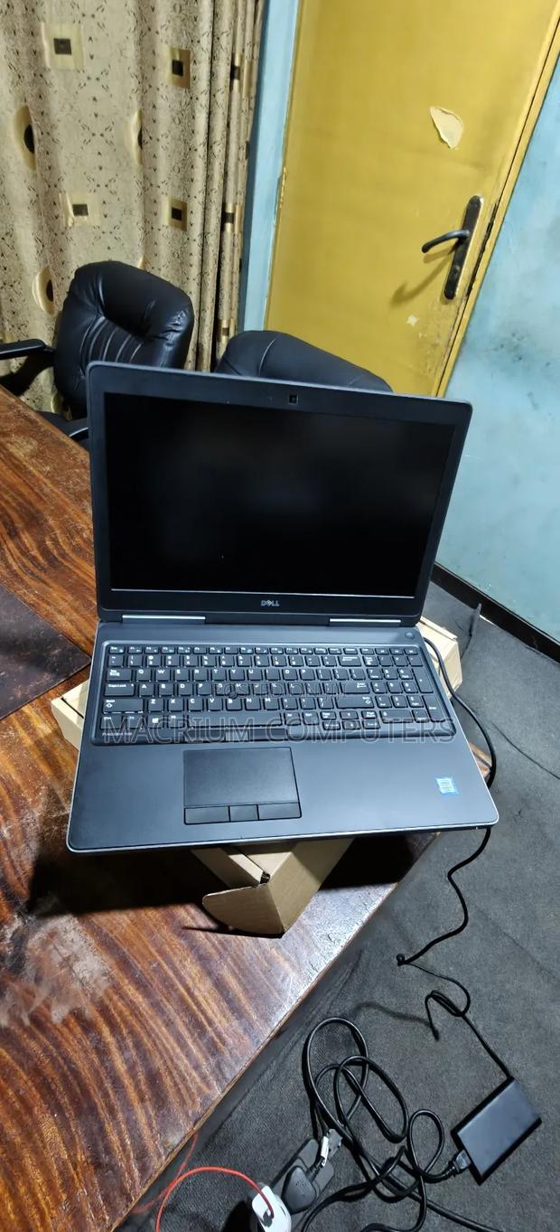 Laptop Dell Precision 15 7520 16GB Intel Core I7 SSD 512GB · Photo 4