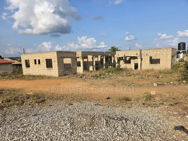 8bdrm Apartment in Fredimens Real, Kumasi Metropolitan for sale · Photo 2