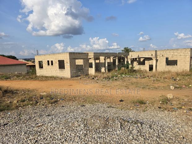 8bdrm Apartment in Fredimens Real, Kumasi Metropolitan for sale · Photo 3