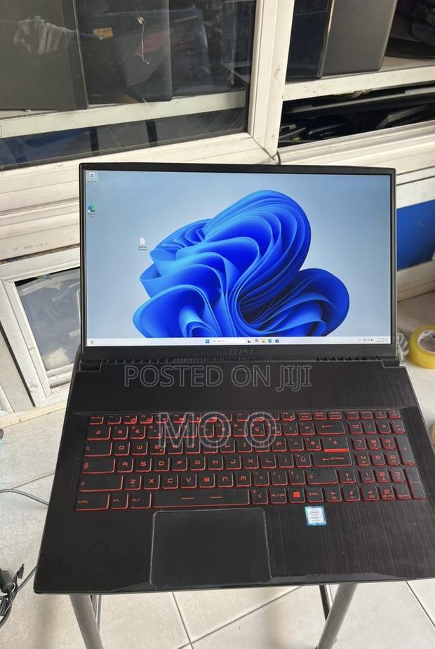 Laptop MSI MSI Sword 17 16GB Intel Core I7 SSD 1T · Photo 1