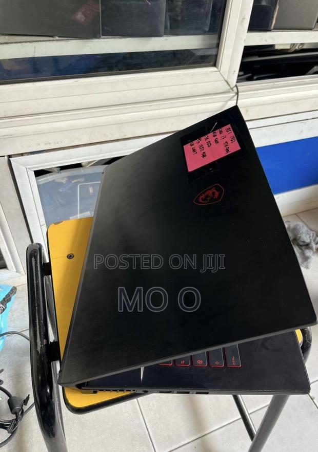 Laptop MSI MSI Sword 17 16GB Intel Core I7 SSD 1T · Photo 2