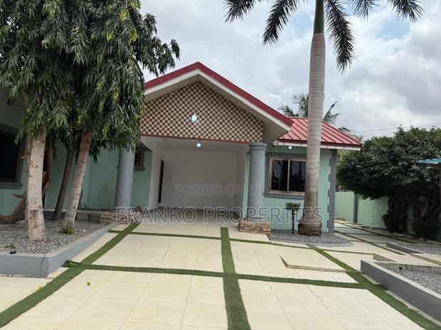 4bdrm House in Franko Properties, School Junction for sale · Photo 2