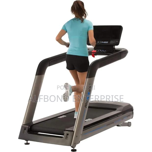 GYMOST Commercial Robust Treadmill 200kg · Photo 3
