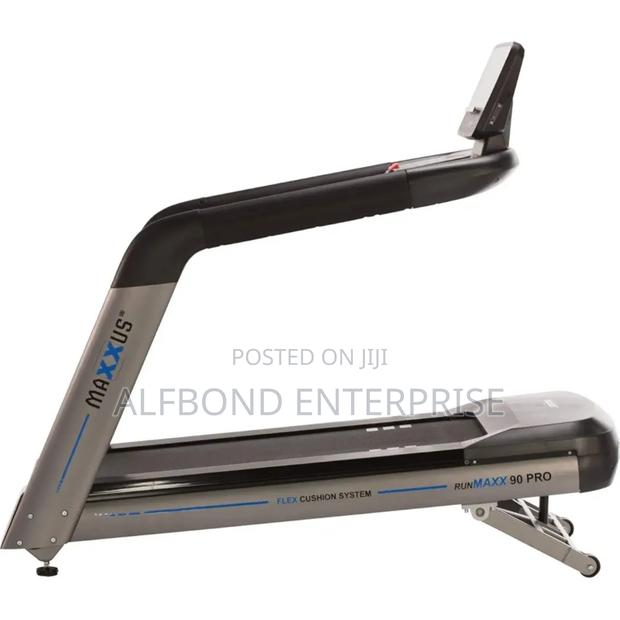 GYMOST Commercial Robust Treadmill 200kg · Photo 5