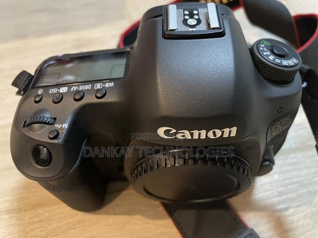 Canon Eos 5ds DSLR Camera (50 Megapixels) · Photo 2