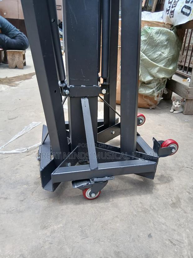 Line Arrays Stand · Photo 4