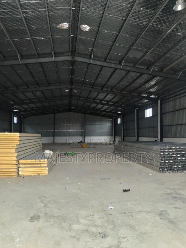 SQM 1000 Warehouse for Rent at Spintex · Photo 3