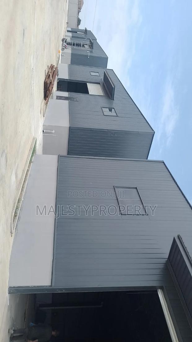 SQM 1000 Warehouse for Rent at Spintex · Photo 6