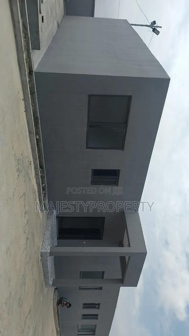 SQM 1000 Warehouse for Rent at Spintex · Photo 8