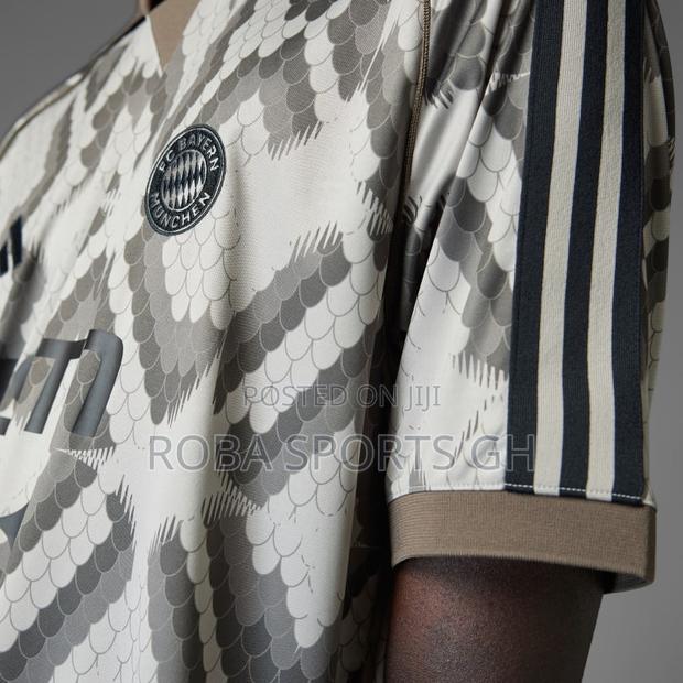 Bayern Munich X BSTN Special Edition Jersey · Photo 3