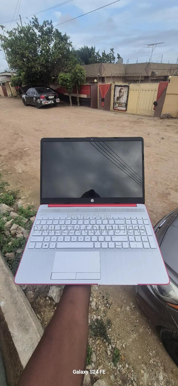 Laptop HP Pavilion 15 8GB Intel Core i7 HDD+SSD 256GB · Photo 3