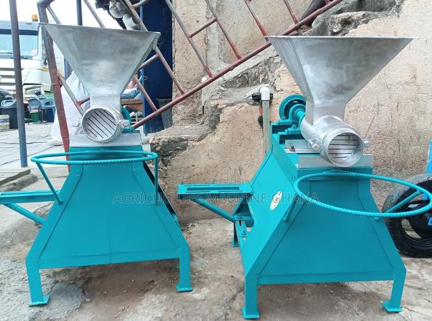 Fufu Machine With Petro Engine · Photo 2