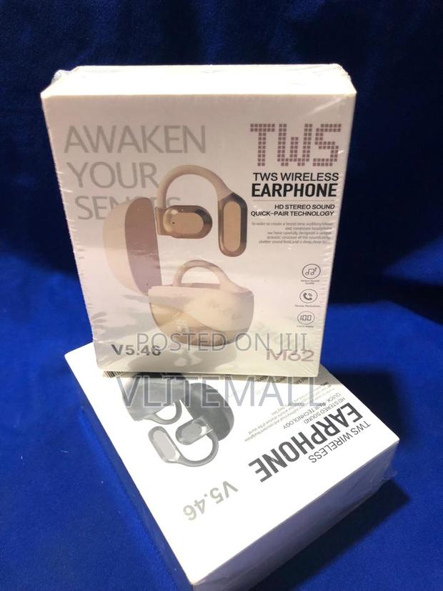 M62 TWS Wireless Earphone · Photo 5