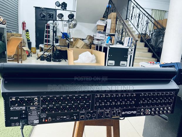 Midas 32 Digital Live Mixer · Photo 4