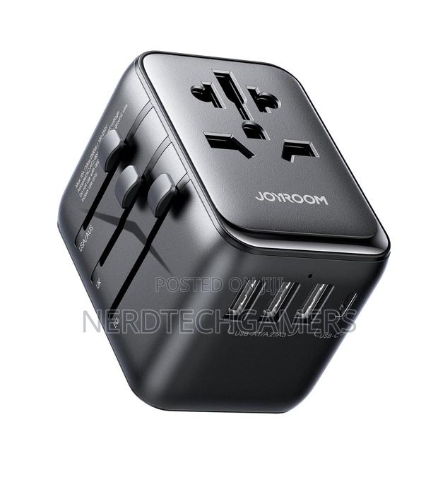 Joyroom Jr-Tcw01 17w Universal Travel Adapter · Photo 2