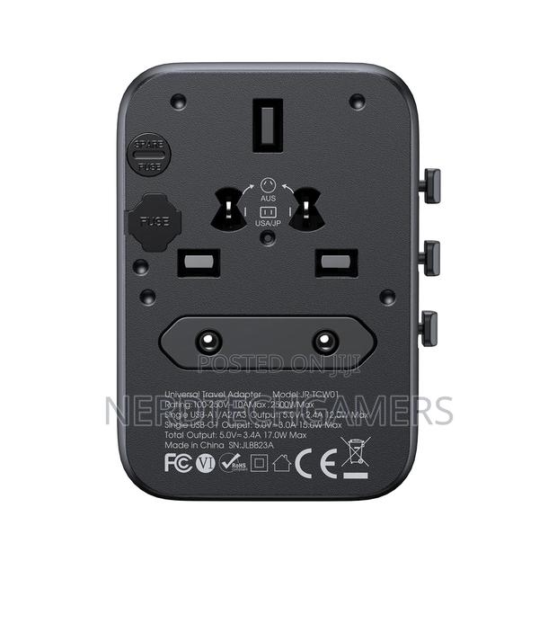 Joyroom Jr-Tcw01 17w Universal Travel Adapter · Photo 4