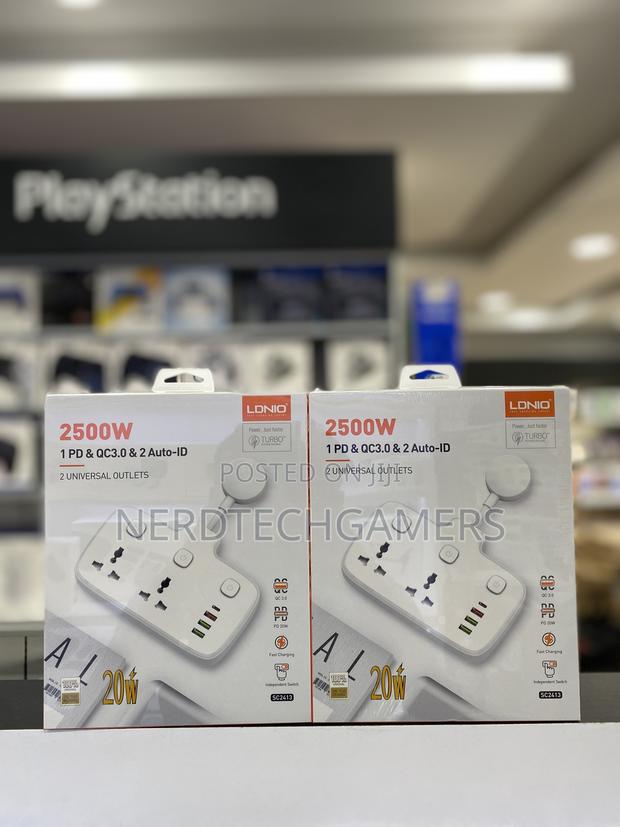 Ldnio. Sc2413 Universal Outlets Power Strip Tower 20w, 2 Power - White · Photo 1