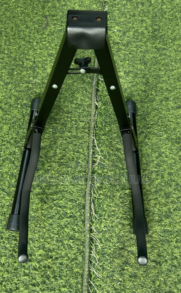 Guitar Stand · Photo 1
