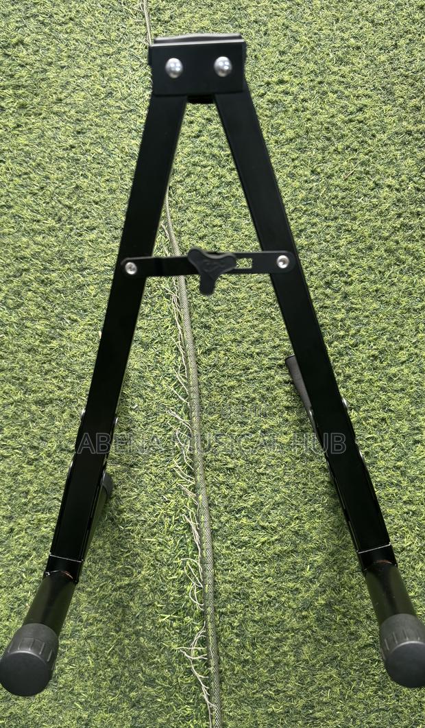 Guitar Stand · Photo 2