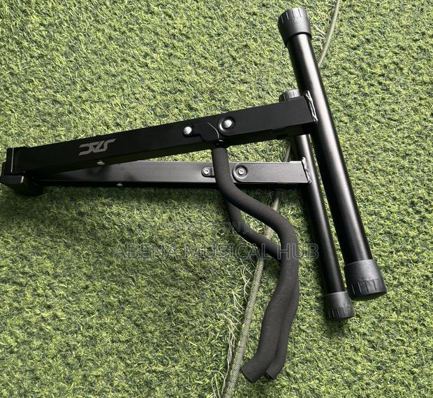 Guitar Stand · Photo 4