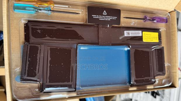 Original Macbook Battery A1437 For Late 2012/2013 Macbook Pro 13-inch · Photo 1