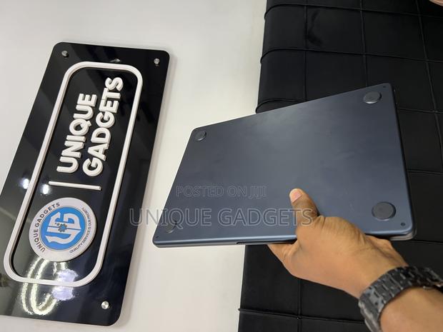 Laptop Apple MacBook Air 2024 M3 8GB Apple M3 SSD 256GB · Photo 4