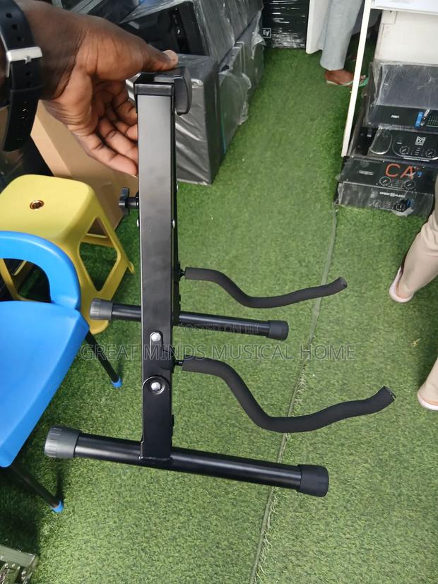 Jac Guitar Stand · Photo 3