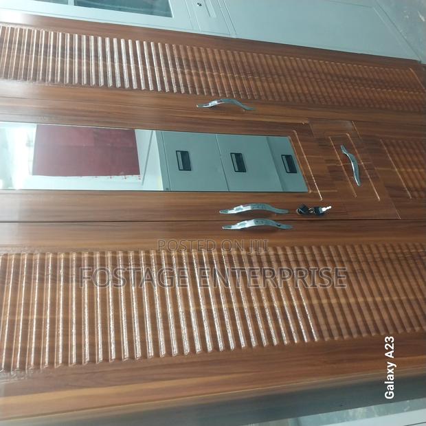 3 In 1 Wardrobe · Photo 1
