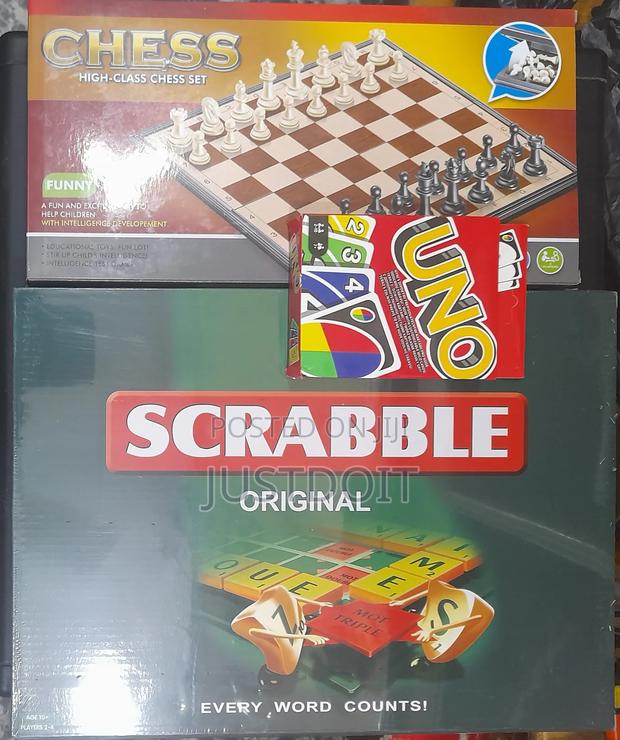 Scrabble + Uno + Chess Game Set · Photo 1