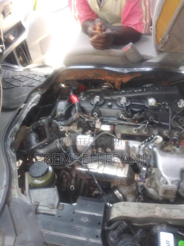 Toyota HiAce 2013 Black · Photo 2