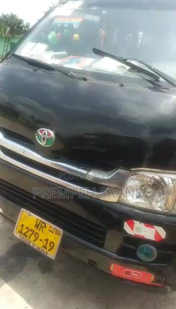 Toyota HiAce 2013 Black · Photo 3