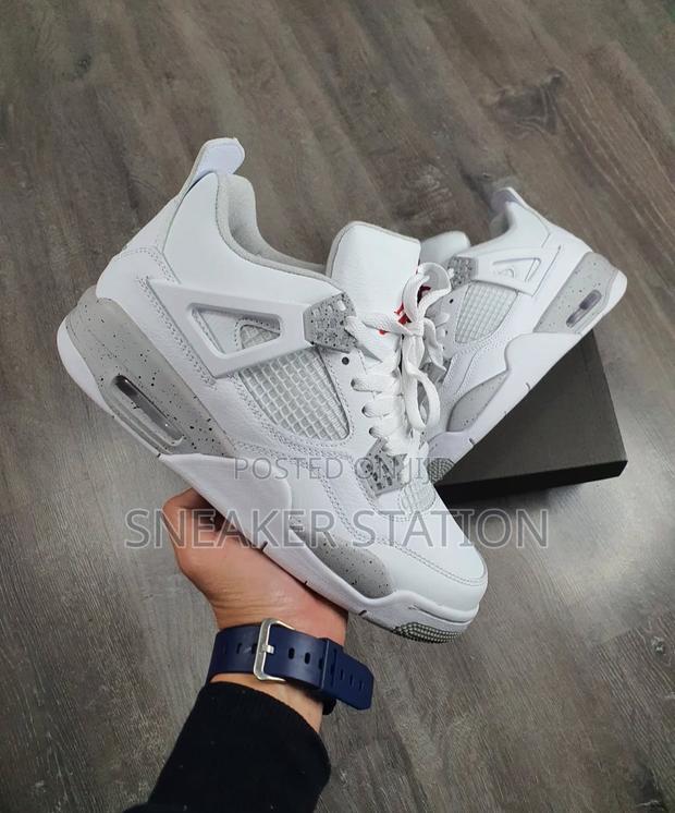 Air Jordan Retro 4 Oreo · Photo 2