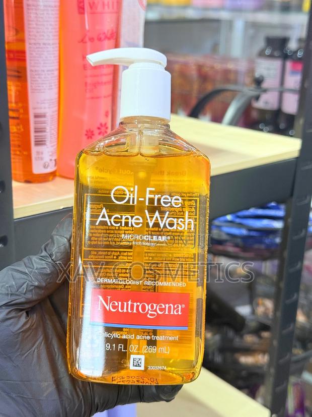 Neutrogena Oil Free Ance Wash With Salicylic Acid · Photo 1