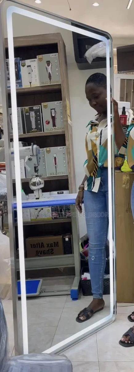 Imported Full Body Led Mirror or Mirror With Light in Accra · Photo 3