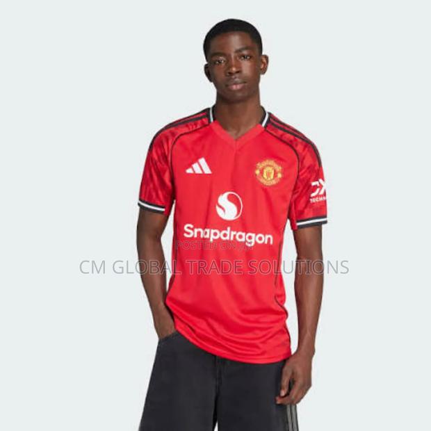 2025/2026 Manchester United Home Jersey · Photo 2