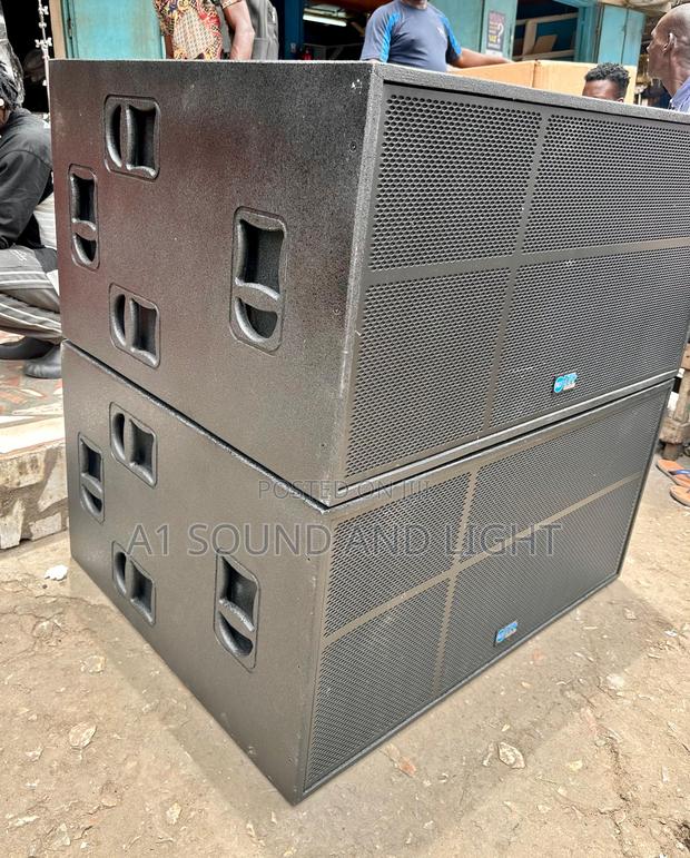 RCF Tt Plus 2 X 18 Inches Bass Speakers · Photo 1